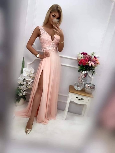 Sukienka długa koronkowa góra róż