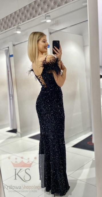 Sukienka długa cekiny opadający rękaw pióra czerń