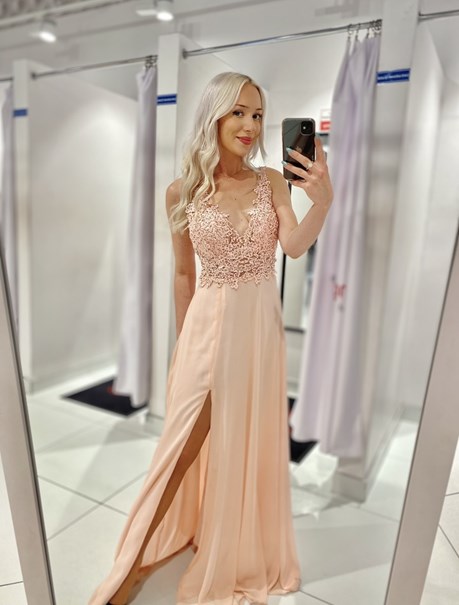 Sukienka długa V dekolt odkryte plecy róż