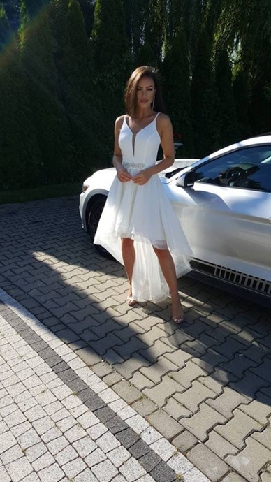 Sukienka asymetryczna ramiączka dekolt biały