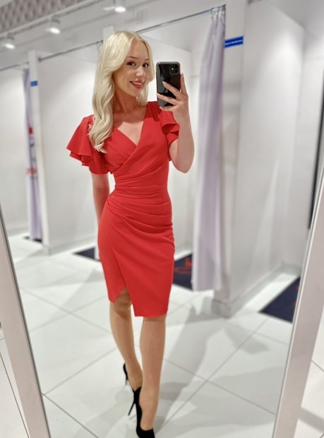 Sukienka krótka dopasowana falbana rękaw czerwień