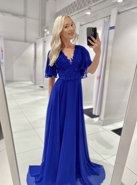 Sukienka długa zdobiona góra rękawek chaber