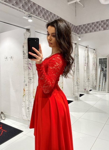 Sukienka długa asymetryczna długi rękaw czerwień