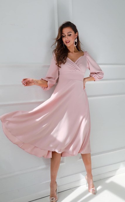 Sukienka midi rękawek 3/4 pas jasny róż