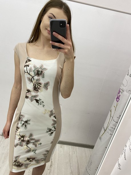 Sukienka krótka koronka przód beż/biel