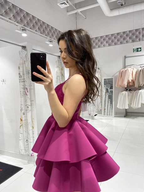 Sukienka krótka dwie falbany pianka fuksja