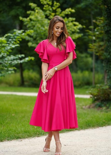 Sukienka midi falbana rękaw brokat malina