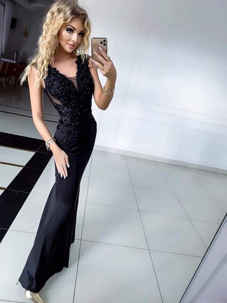 Sukienka długa dopasowana zdobienie przód czarny