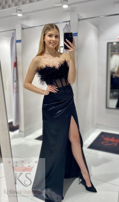 Sukienka długa rybka gorset czarna pióra satyna