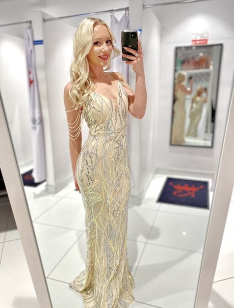 Sukienka długa cekiny ozdobne ramiona wanilia