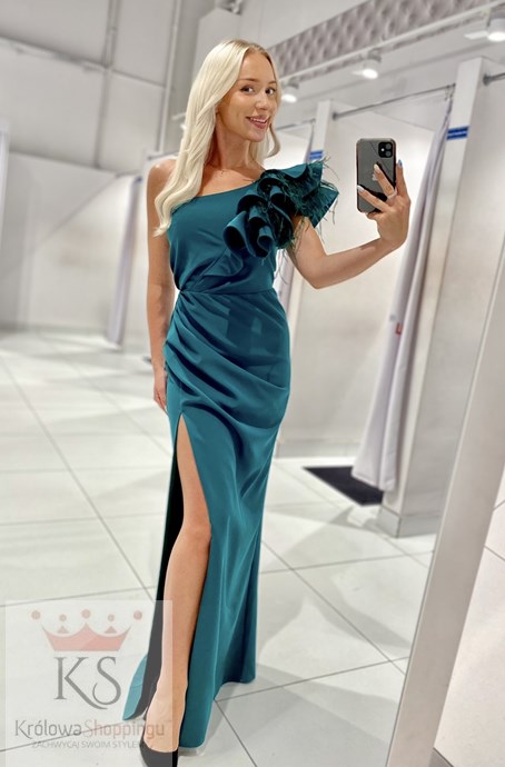 Sukienka długa asymetria falbana pióra zieleń