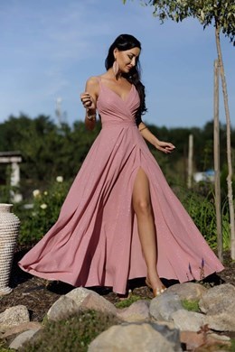 Sukienka długa na ramiączkach brokat ciemny róż