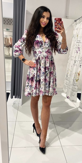 Sukienka krótka odcinana długi rękaw kwiaty róż