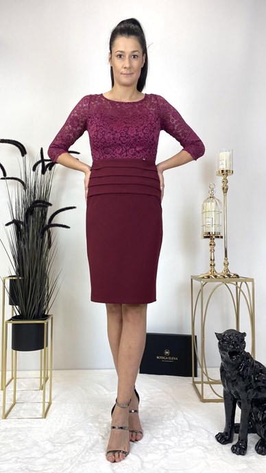 Sukienka krótka dopasowana rękaw3/4 koronka bordo