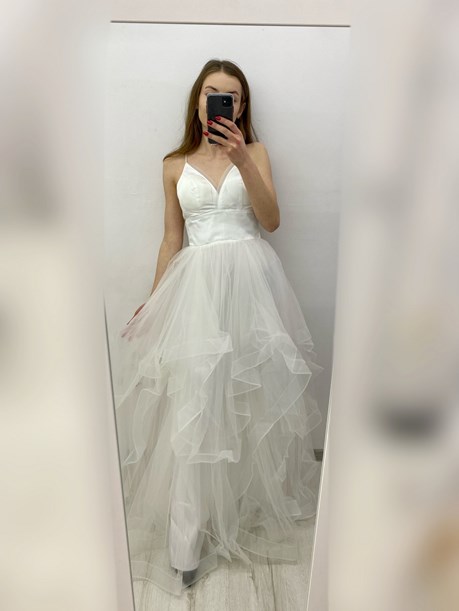 Sukienka długa dekolt warstwowy dół tiul biel