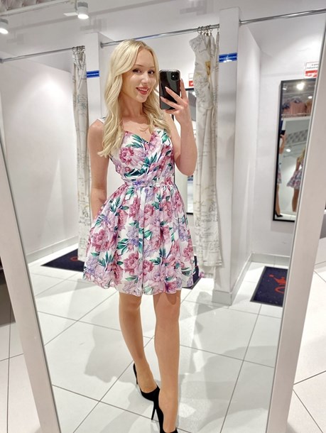 Sukienka krótka rozkloszowana kwiaty róż/zieleń