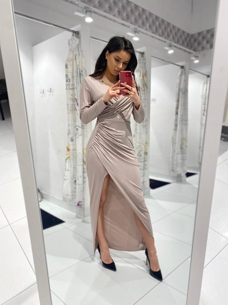 Sukienka długa dopasowana rękaw brokat beż