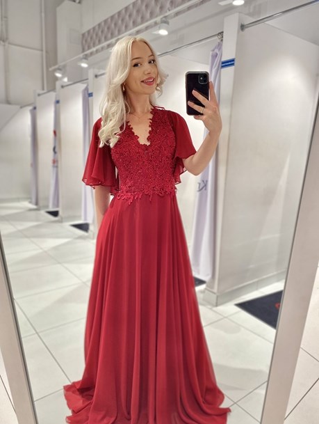 Sukienka długa zdobiona góra rękawek bordo