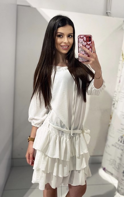 Sukienka krótka falbanka dłuższy rękaw biel