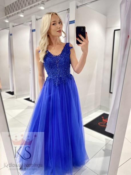 Sukienka długa tiulowa dekolt chaber