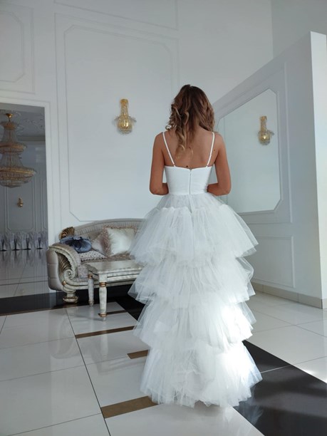 Sukienka asymetryczna tiulowy dół ramiączka biel