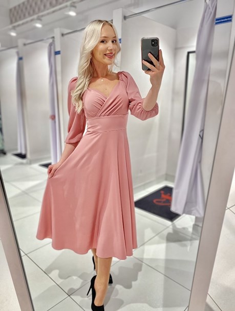 Sukienka midi rękawek 3/4 pas róż