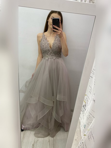 Sukienka długa koronkowa góra tiul beż