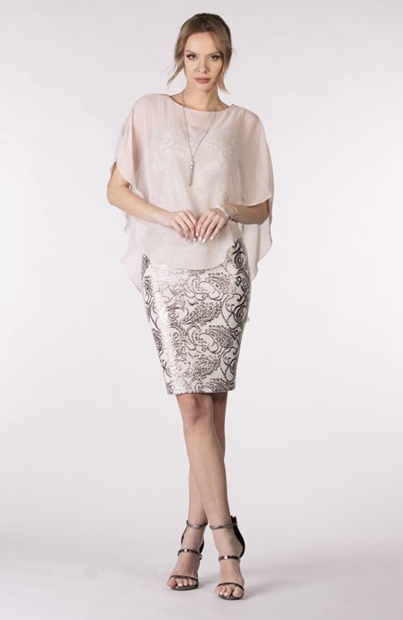 Sukienka krótka maskująca narzutka złoto/beż