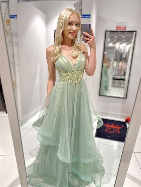 Sukienka długa balowa falbany koronka pistacja