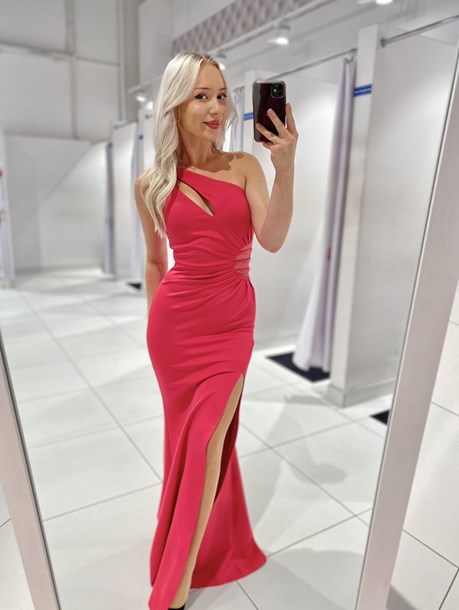 Sukienka długa jedno ramię dopasowana malina