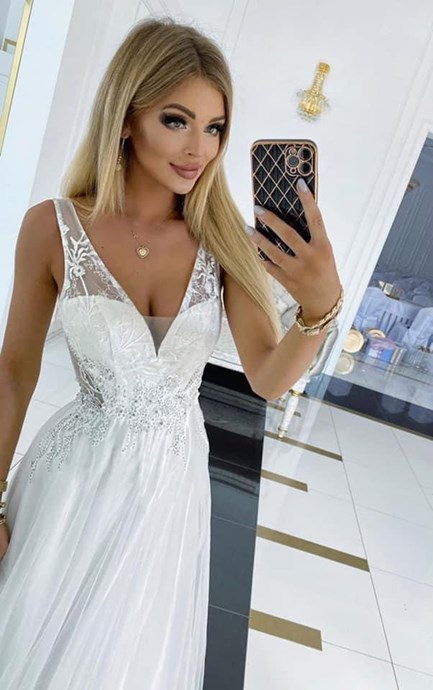 Sukienka długa dekolt V pas cekiny tiul biała