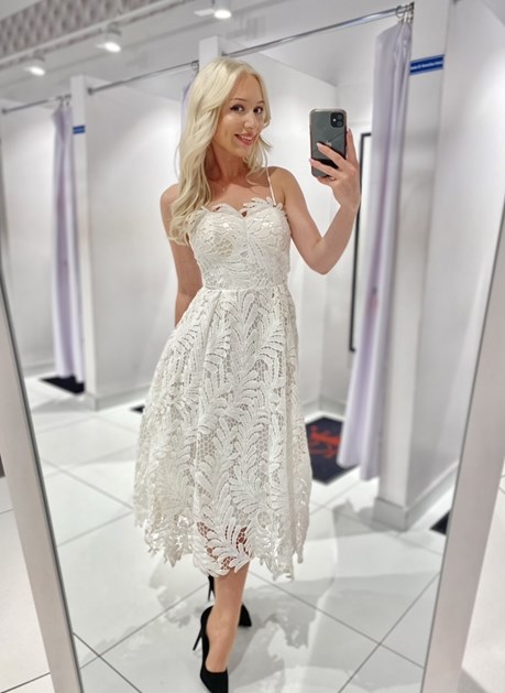 Sukienka midi ażurowa biała