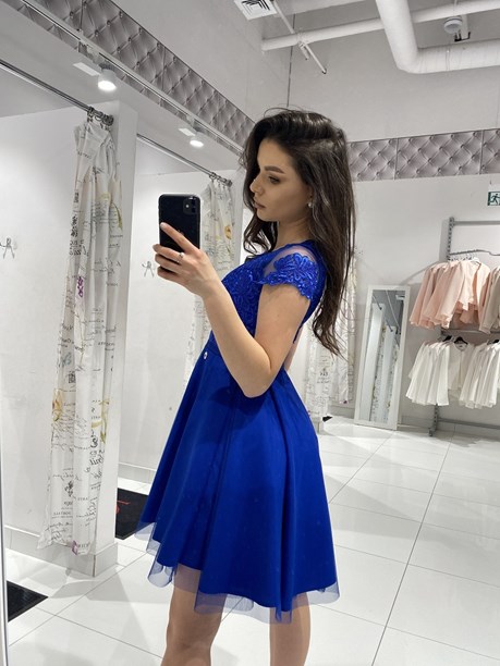 Sukienka krótka koronka rękawek chaber