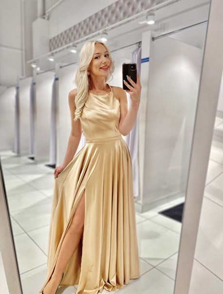 Sukienka długa satyna odkryte plecy złoto