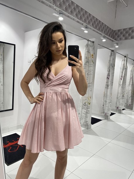 Sukienka krótka na ramiączkach brokat pudrowy róż