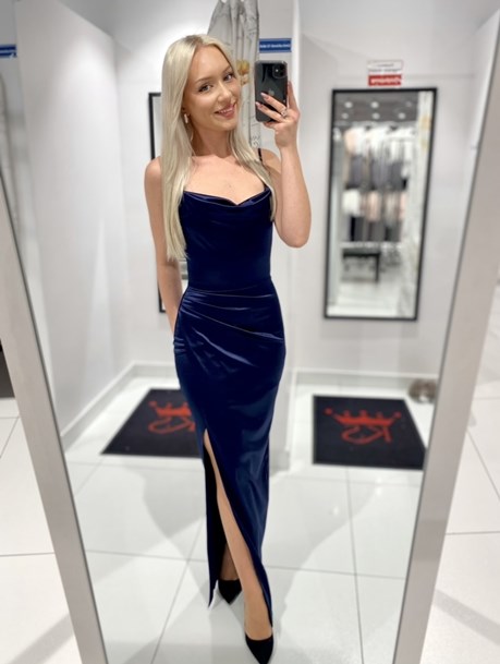 Sukienka długa łódka ramiączka satyna granat