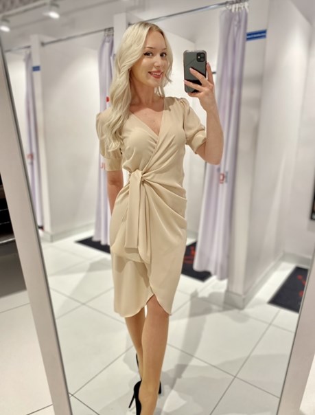 Sukienka midi rękawek wiązanie w tali beż