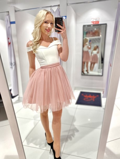 Sukienka krótka opadające ramiona brokat róż