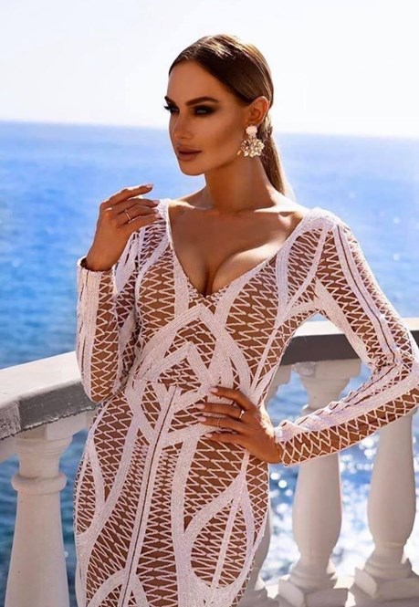 Sukienka długa rybka cekiny beż/biały