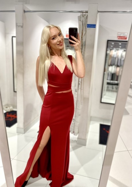 Sukienka długa rybka ozdobne plecy wycięcia bordo