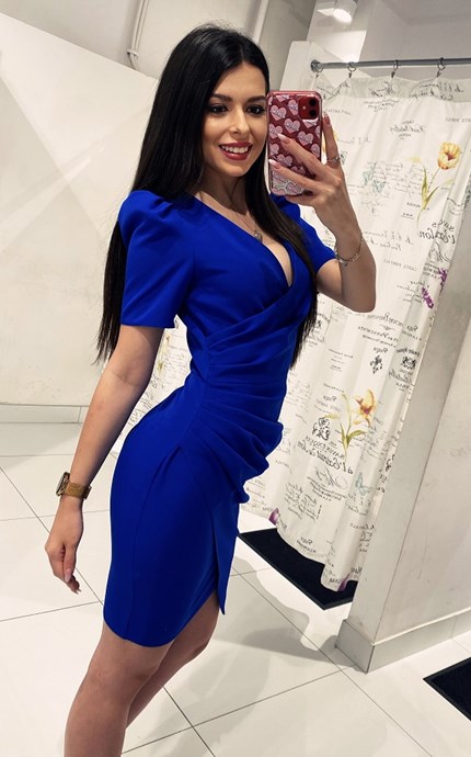 Sukienka krótka dopasowana krótki rękaw chaber