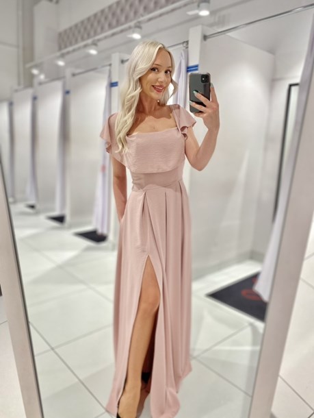 Sukienka długa falbana materiał szyfon róż