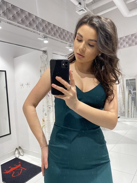 Sukienka długa dopasowana z ogonkiem zielony