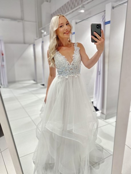 Sukienka długa koronkowa góra tiul biała