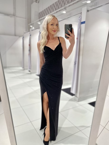 Sukienka długa ramiączka zamek błyszcząca czarny