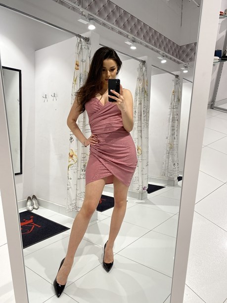 Sukienka krótka ramiączka brokat róż