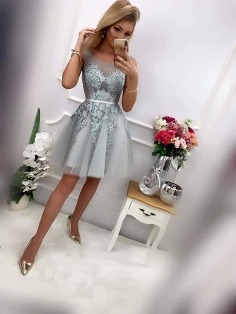 Sukienka krótka koronka wiązanie szary