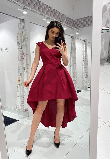 Sukienka asymetryczna z paskiem bordo