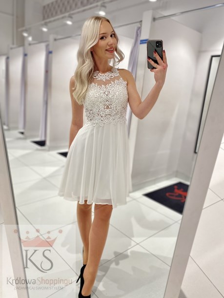Sukienka krótka zdobione plecy biel