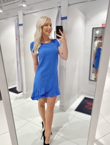 Sukienka krótka z falbanką błękit